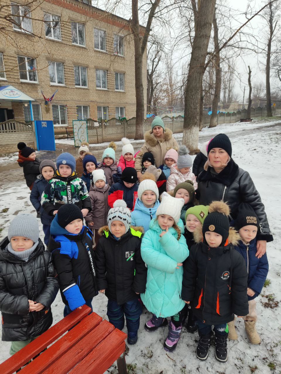 В Краснодонском УВК «Забота» и детском саду «Капитошка» прошли плановые тренировочные эвакуации.