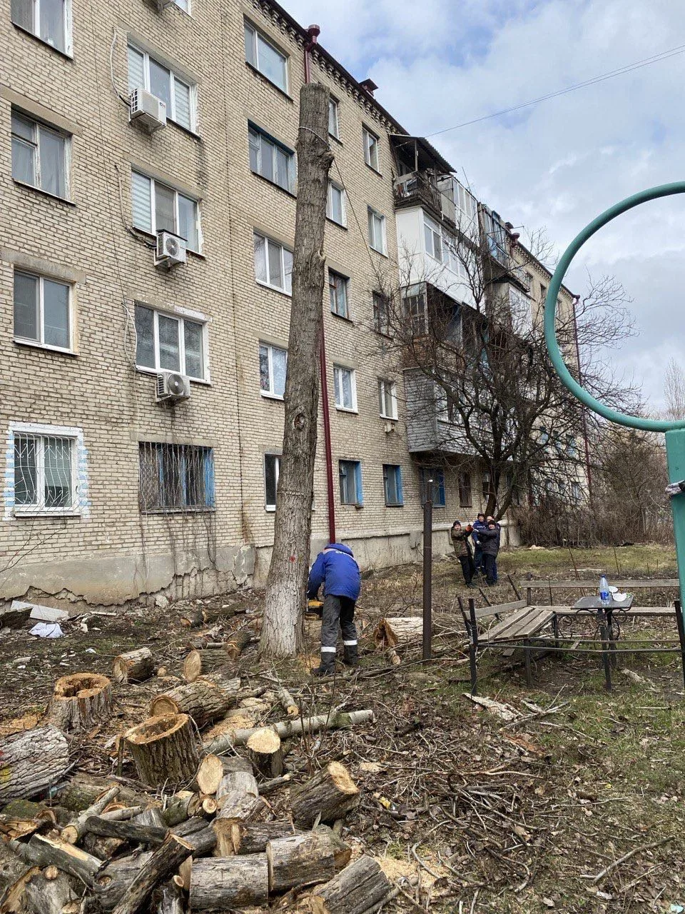 Оперативное решение вопросов жителей округа.