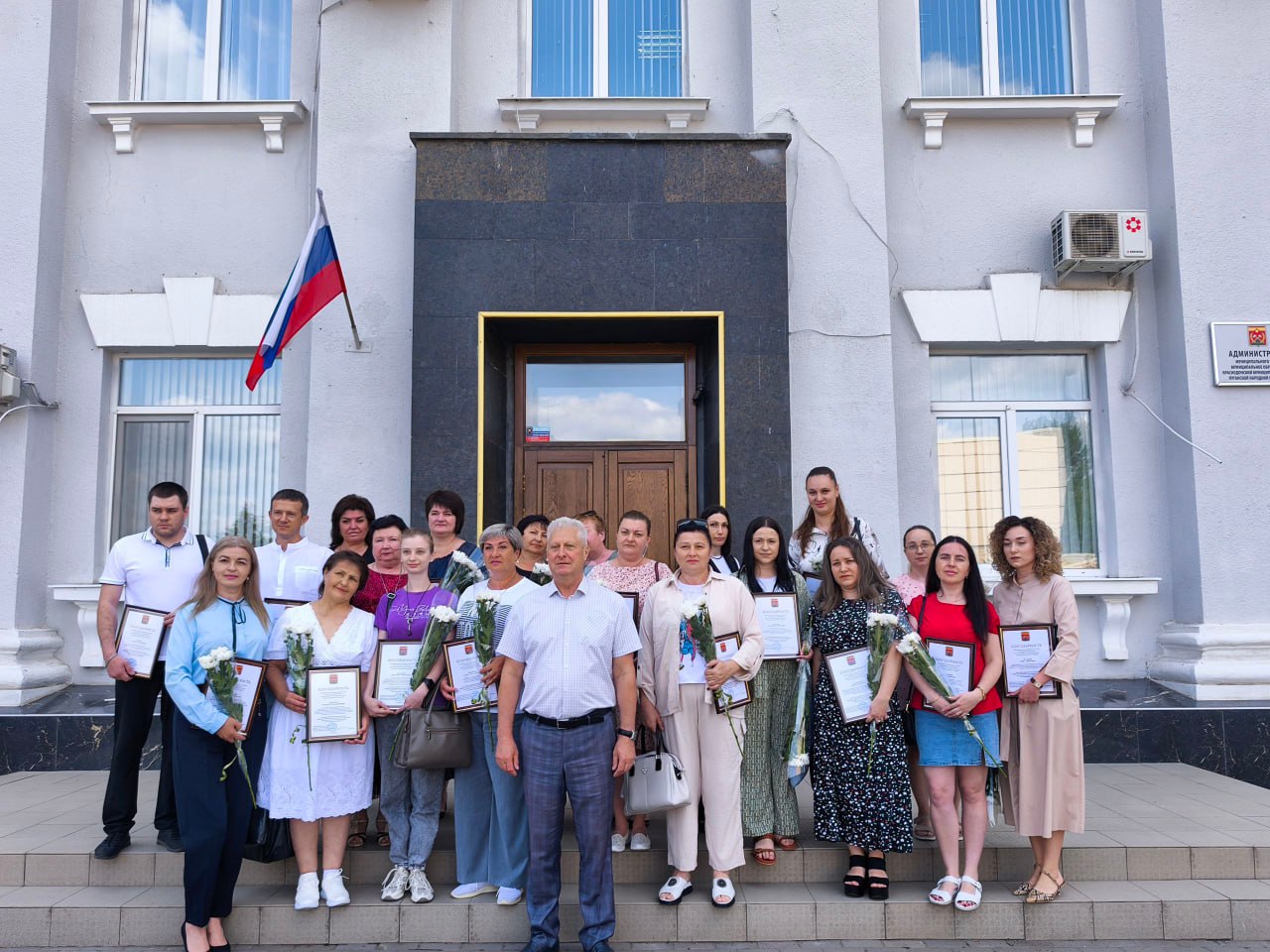 В Краснодоне состоялся торжественный прием, посвященный Дню медицинского работника.