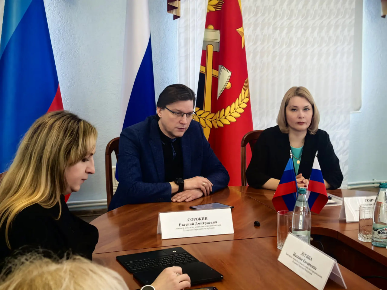 Министр сельского хозяйства и продовольствия ЛНР с рабочим визитом посетил одно из крупнейших сельскохозяйственных предприятий округа ООО «Агросоюз».