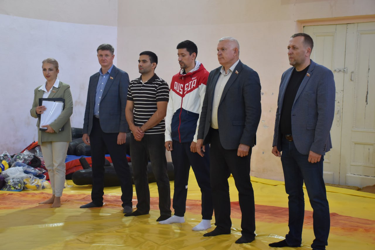 Депутаты Совета Краснодонского муниципального округа приняли участие в спортивном празднике для воспитанников «Заботы» и Краснодонской ДЮСШ №1.