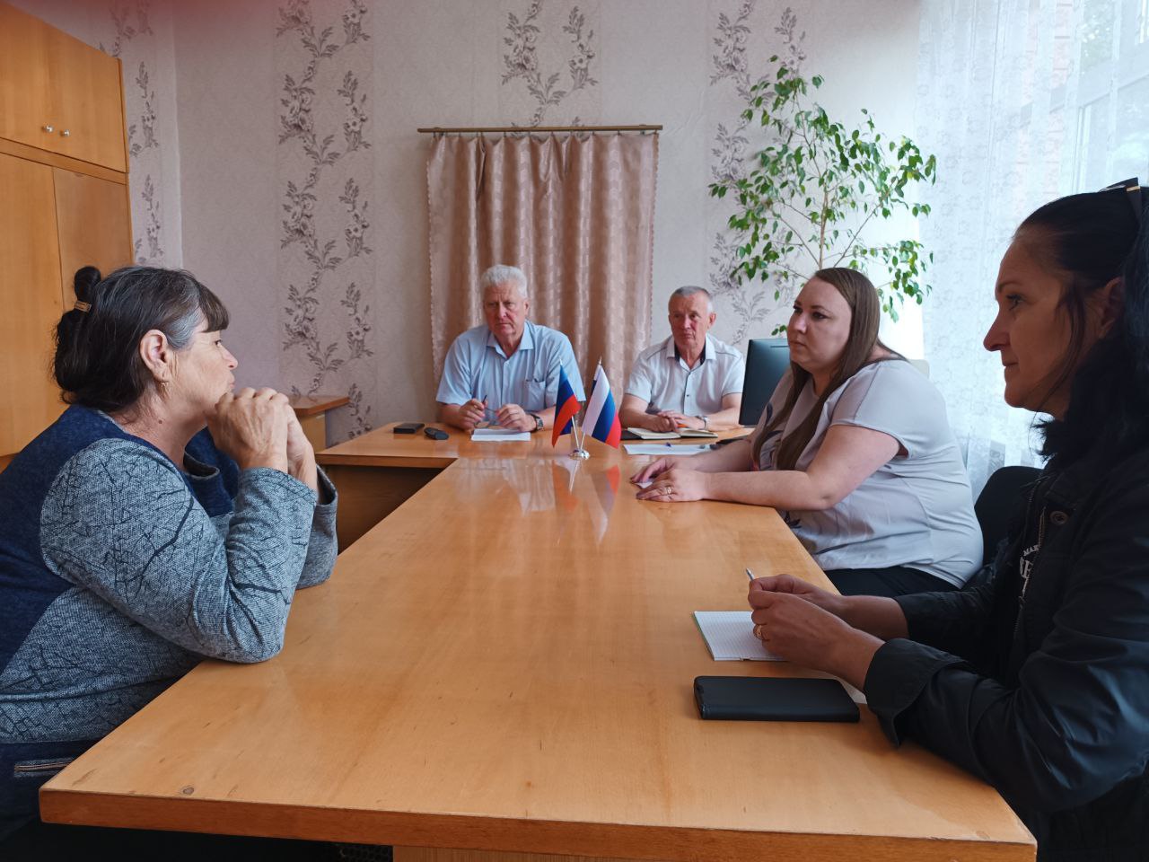 Сергей Козенко провел встречу с семьями погибших участников СВО.