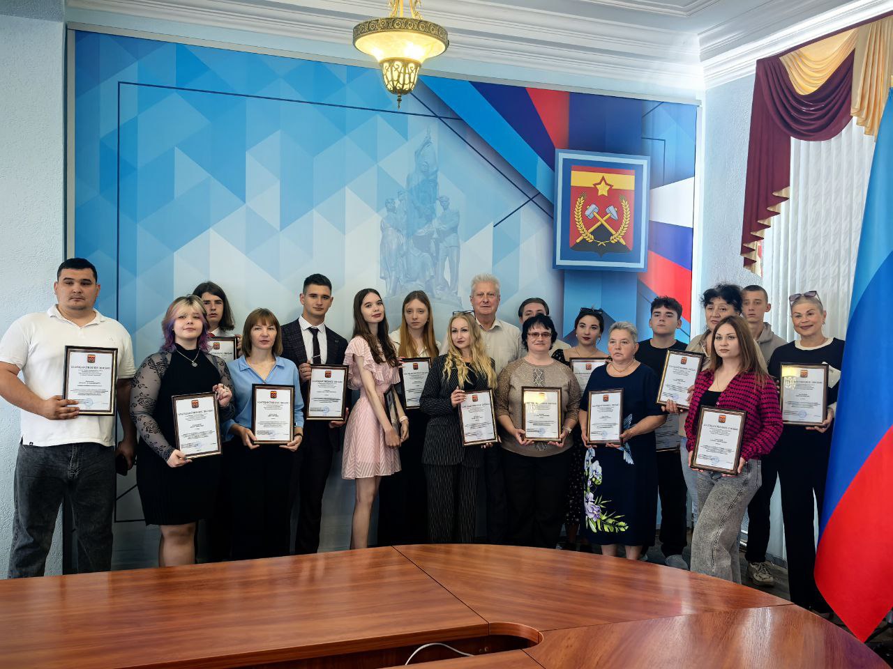 Вместе к комфортной городской среде: волонтёры Краснодонского округа отмечены за активность.