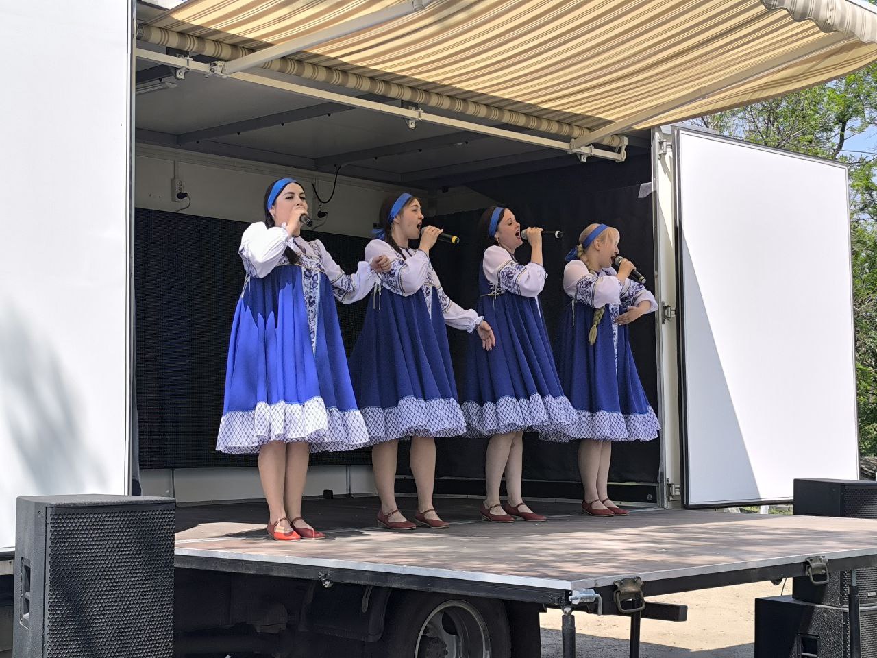Выездной концерт «Автоклуба» прошёл в посёлке Великий Лог.
