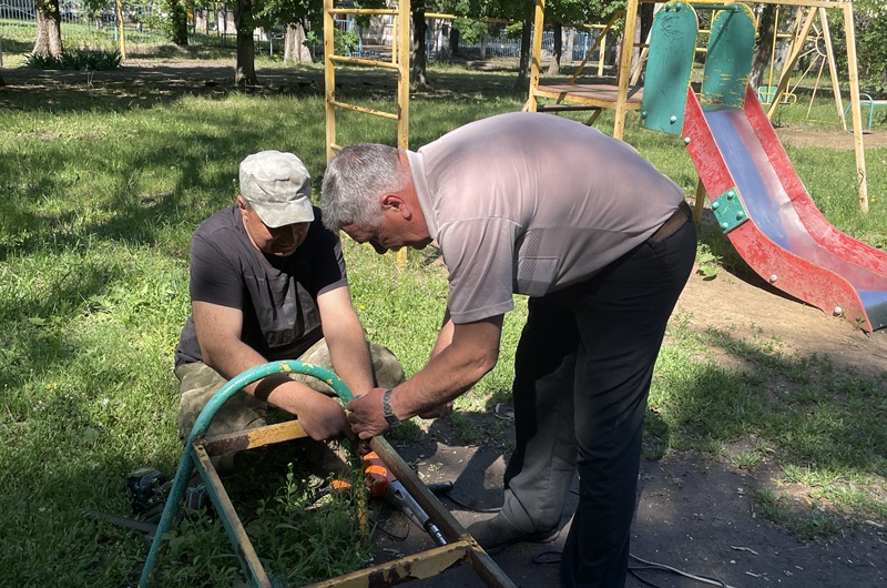 В Суходольске проводят работы по благоустройству.