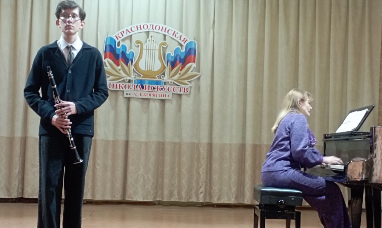 «Мост» поколений: выпускной концерт как символ преемственности.