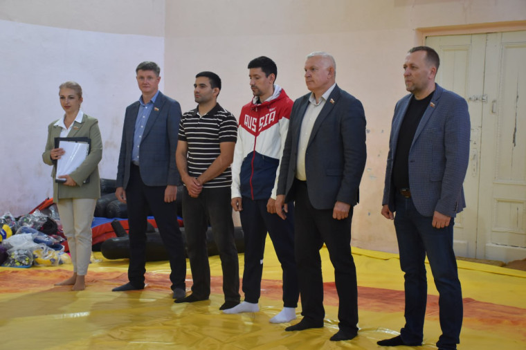 Депутаты Совета Краснодонского муниципального округа приняли участие в спортивном празднике для воспитанников «Заботы» и Краснодонской ДЮСШ №1. Депутаты Совета Краснодонского муниципального округа приняли участие в спортивном празднике для воспитанников «Заботы» и Краснодонской ДЮСШ №1.