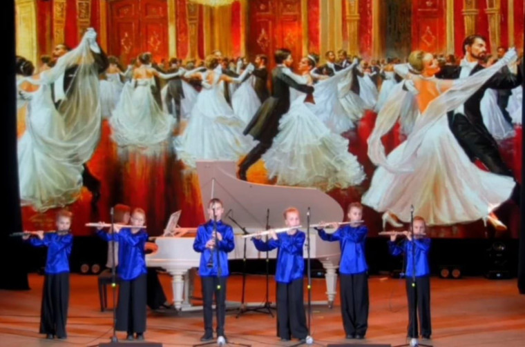 Продолжаем подводить итоги фестиваля-конкурса «Кубок Матусовского», который впервые прошел в Луганской Народной Республике. Продолжаем подводить итоги фестиваля-конкурса «Кубок Матусовского», который впервые прошел в Луганской Народной Республике.