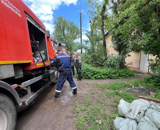На территории Краснодонского округа продолжается работа бригады ООО «ТюменьБурСтрой». На территории Краснодонского округа продолжается работа бригады ООО «ТюменьБурСтрой».