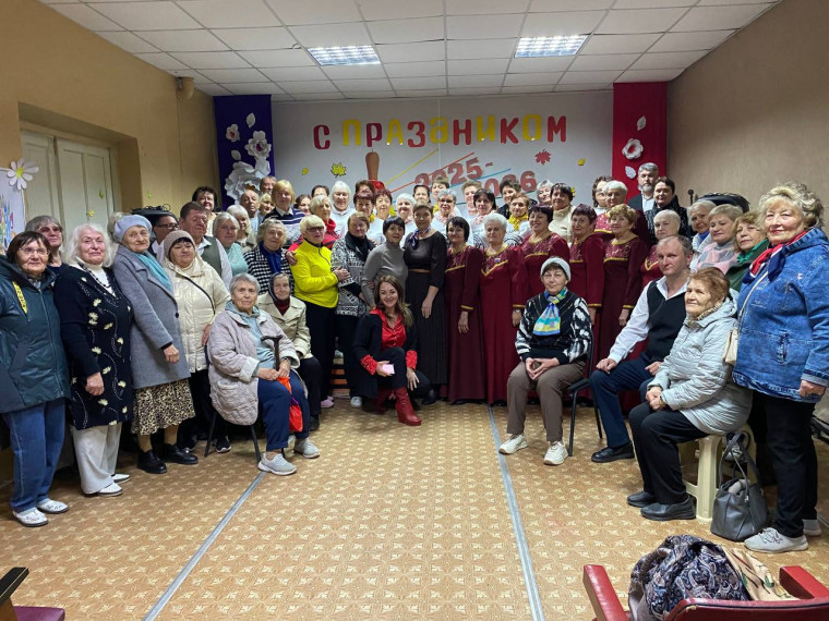 Первый звонок в Университете третьего поколения: празднование Дня пожилого человека в Краснодоне. Первый звонок в Университете третьего поколения: празднование Дня пожилого человека в Краснодоне.