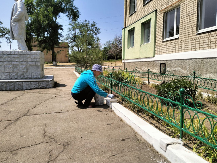 Субботник в поселке Изварино. Субботник в поселке Изварино.