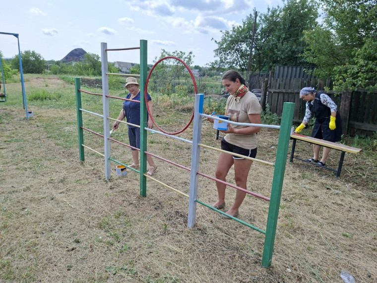 В поселке Таловое провели работы по благоустройству. В поселке Таловое провели работы по благоустройству.