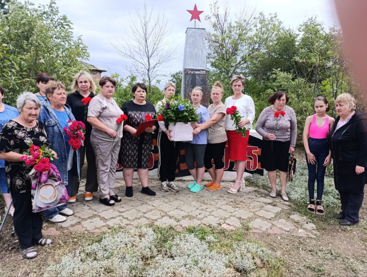 Память сильнее времени»: прошли митинги в честь Дня памяти и скорби. Память сильнее времени»: прошли митинги в честь Дня памяти и скорби.